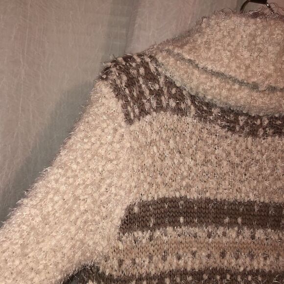 Between me & you S Oversized Chenille Knit Eyelash Long One Button Sweater - Picture 9 of 12